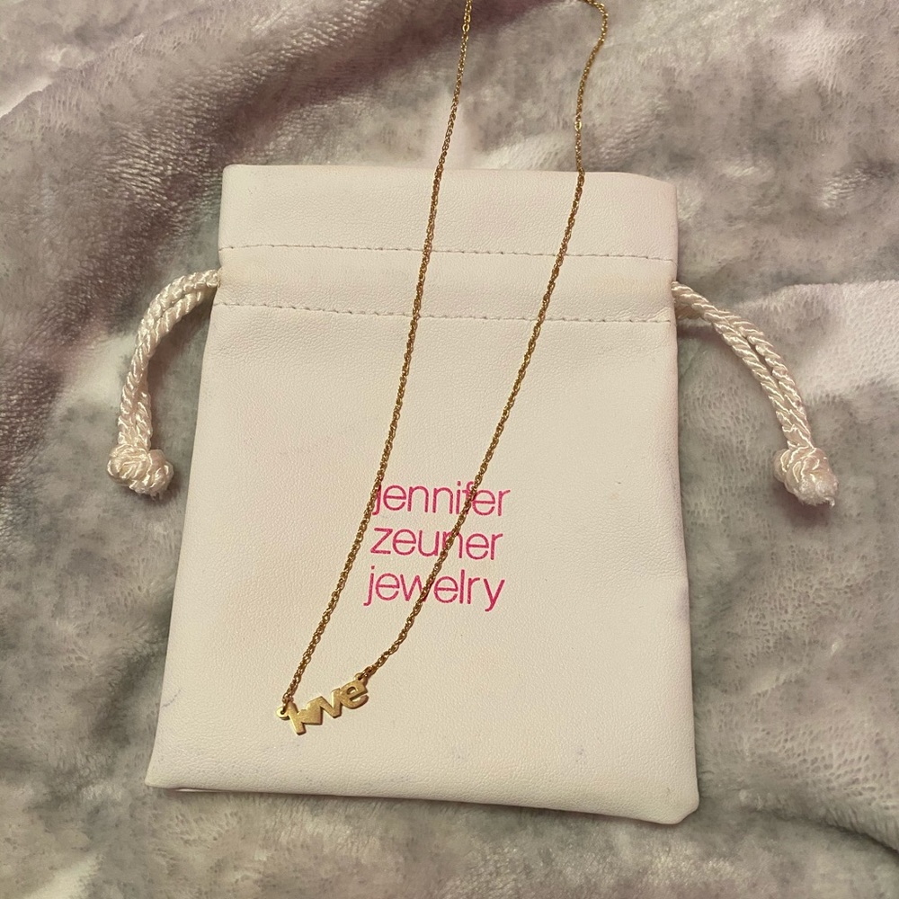 Jennifer Zeuner Love necklace